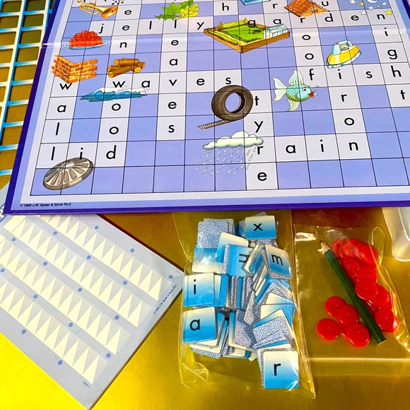 JUNIOR SCRABBLE VTG 1989 2 WORD GAMES RAINBOW & WORDS & PICTURES SCRABBLE GAME - Picture 3 of 14